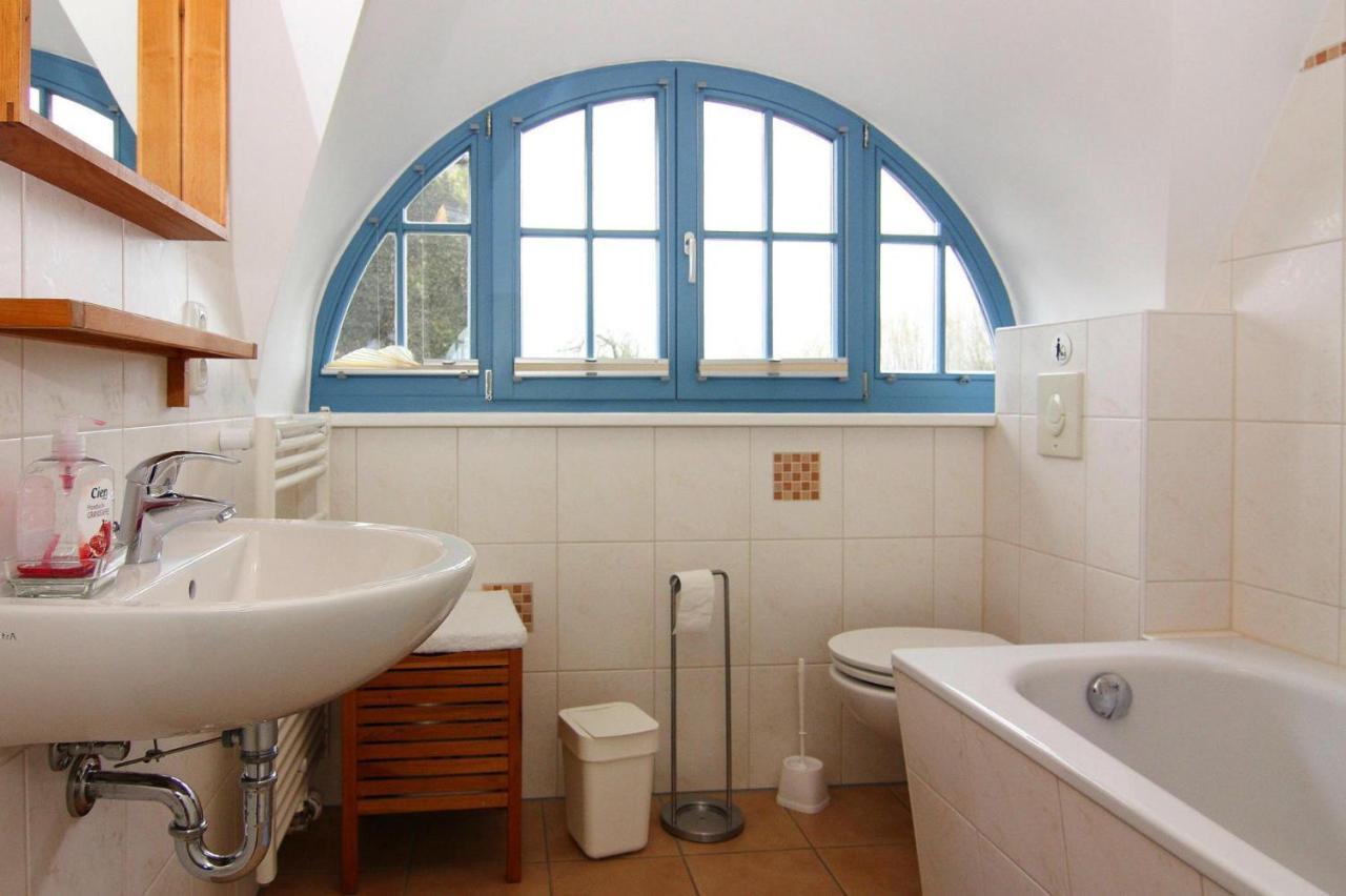 Reetdachhaus Mit Eigenem Strandkorb In Wohlenberg An Der Ostsee 외부 사진